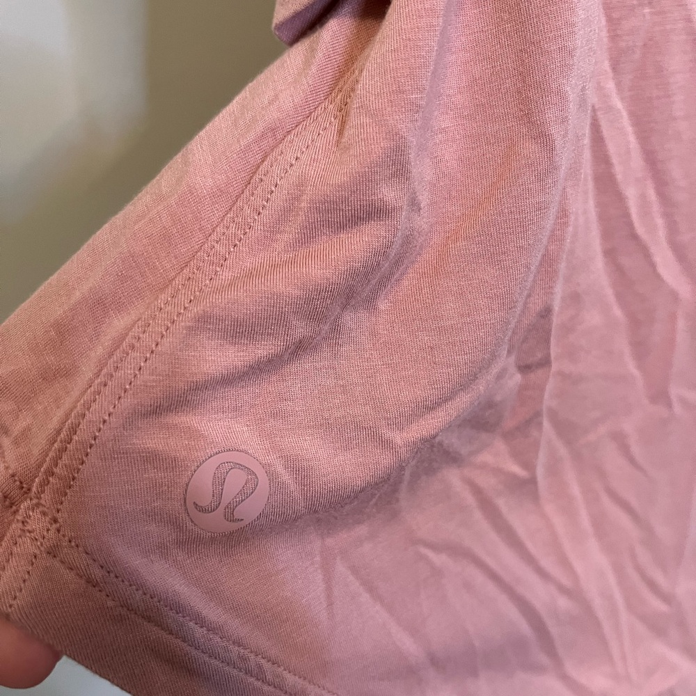 Lululemon tee